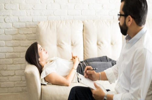 هیپنوتیزم درمانی