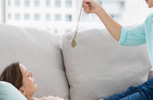 هیپنوتیزم درمانی